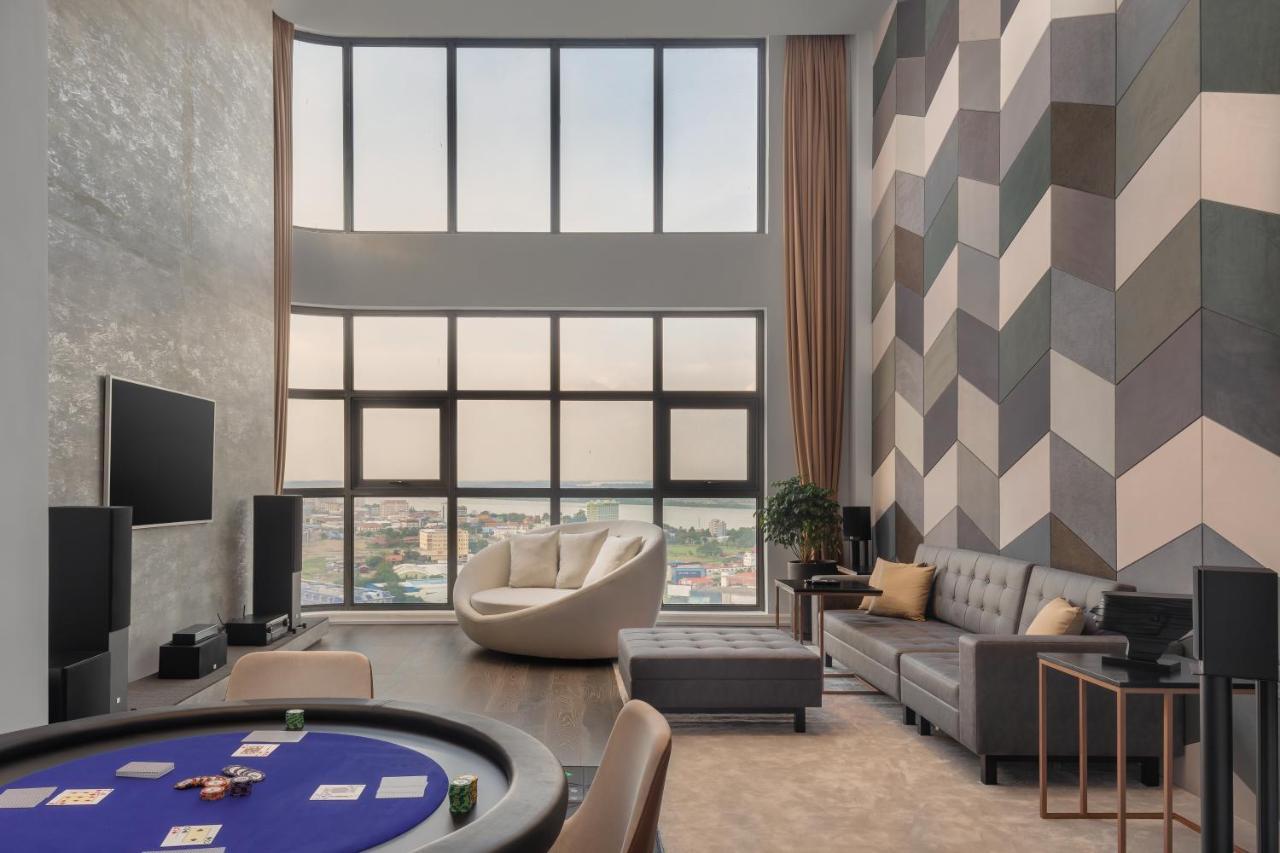 The Peninsula Phnom Penh Hotel Exterior photo