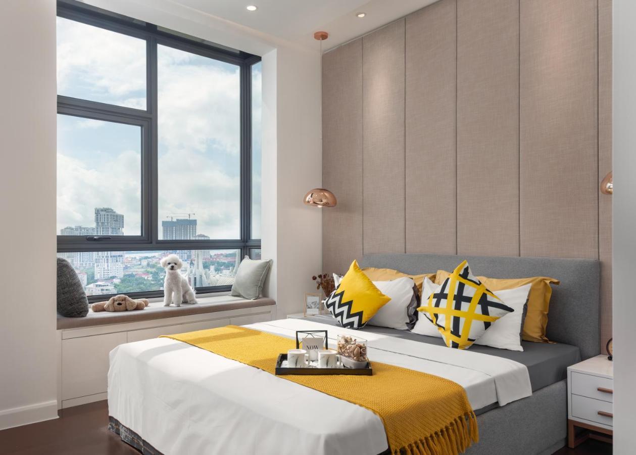 The Peninsula Phnom Penh Hotel Exterior photo